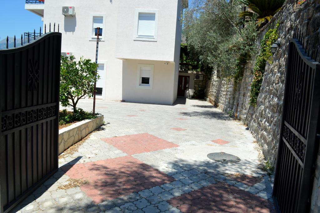 Apartments Mm Sveti Stefan Exteriör bild