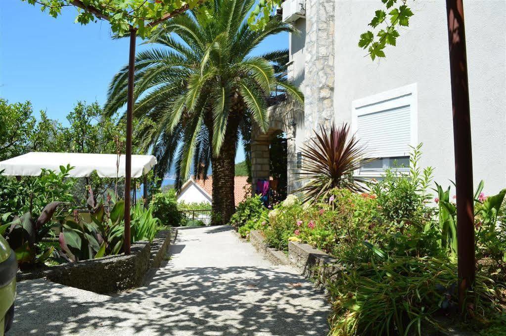 Apartments Mm Sveti Stefan Exteriör bild